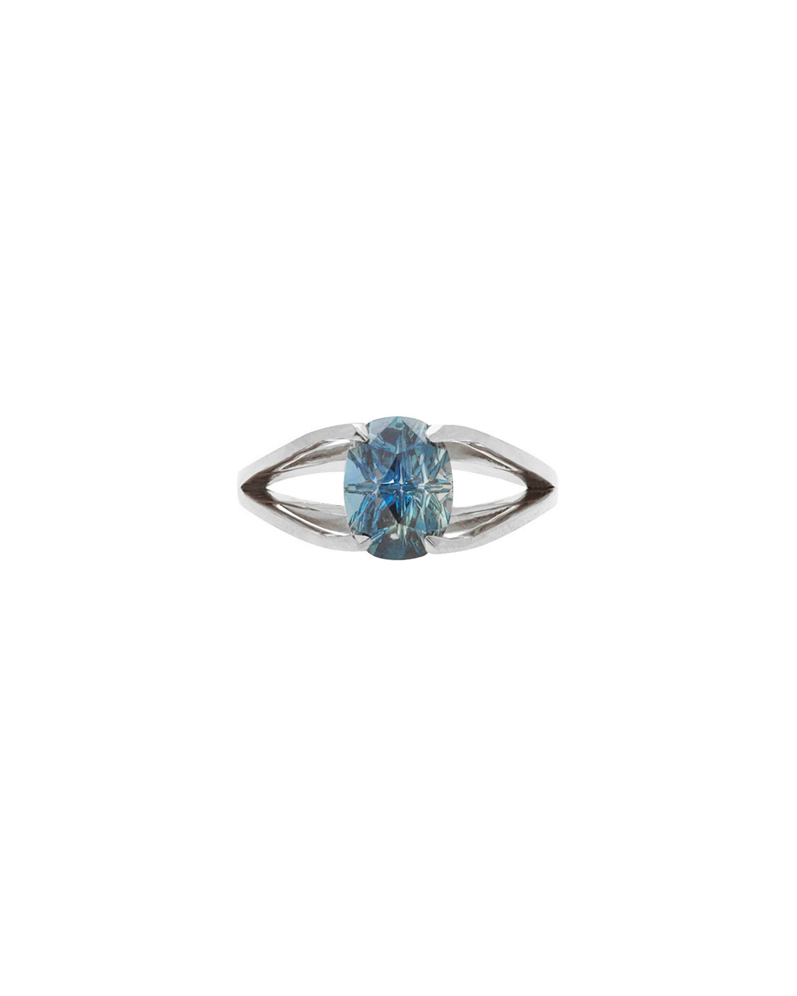 Centered Engagement Ring Signature Collection