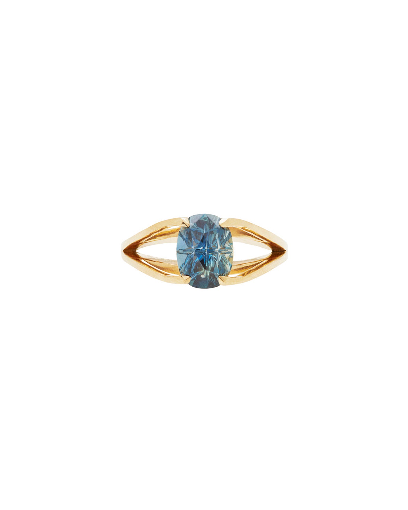 Centered Engagement Ring Signature Collection