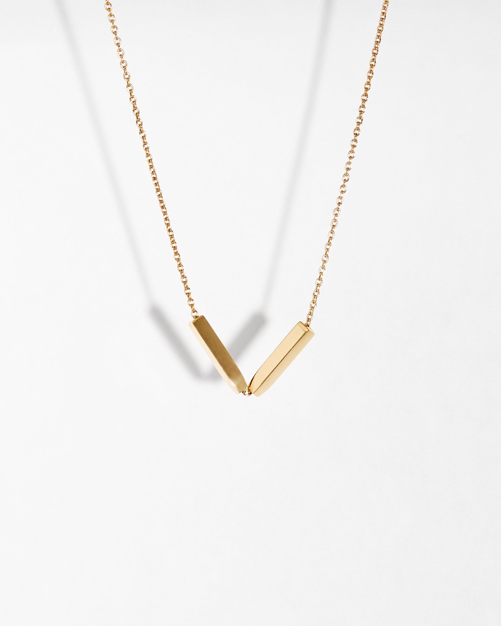 Open necklace in 18k gold