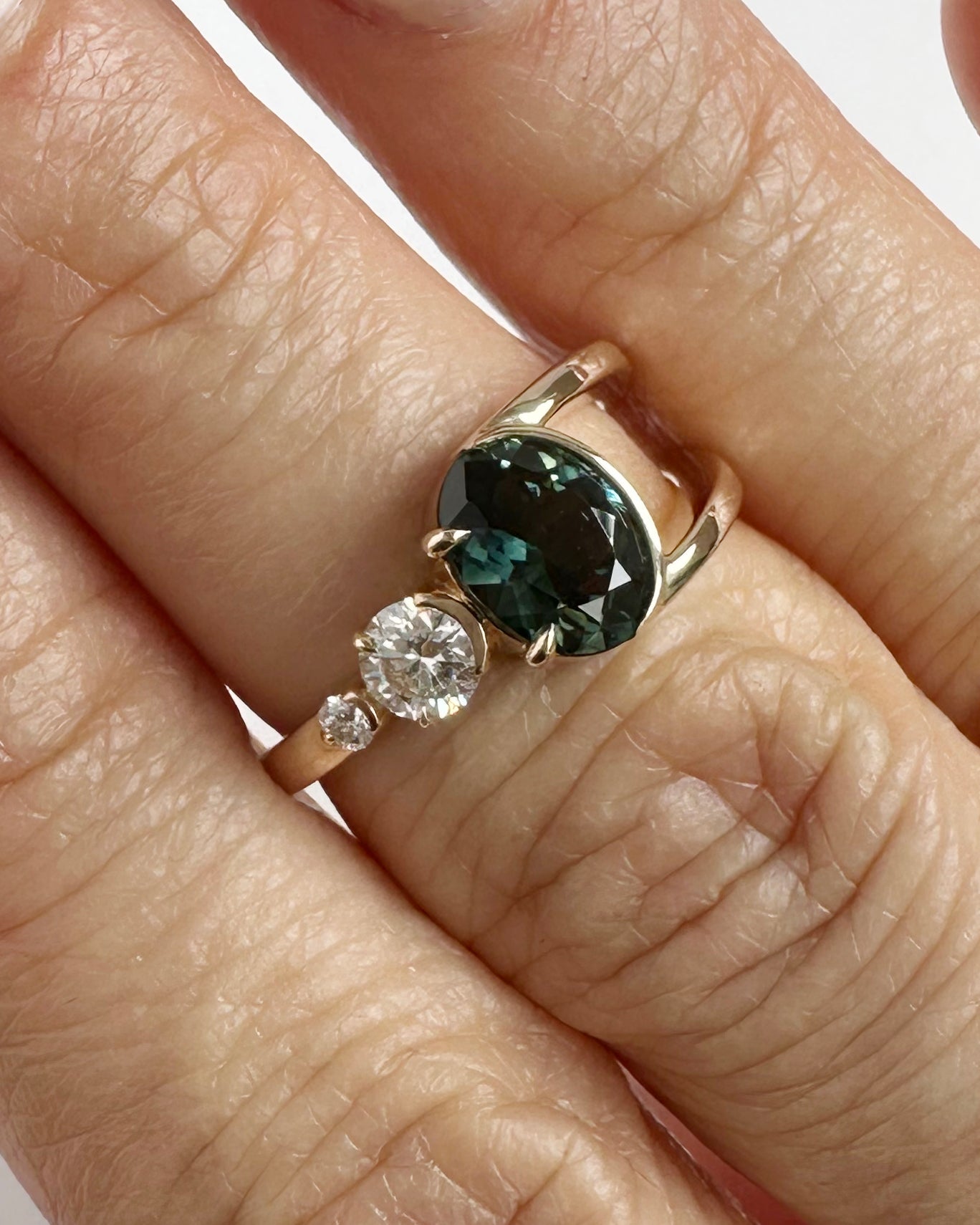 Bright Ring Green Sapphire