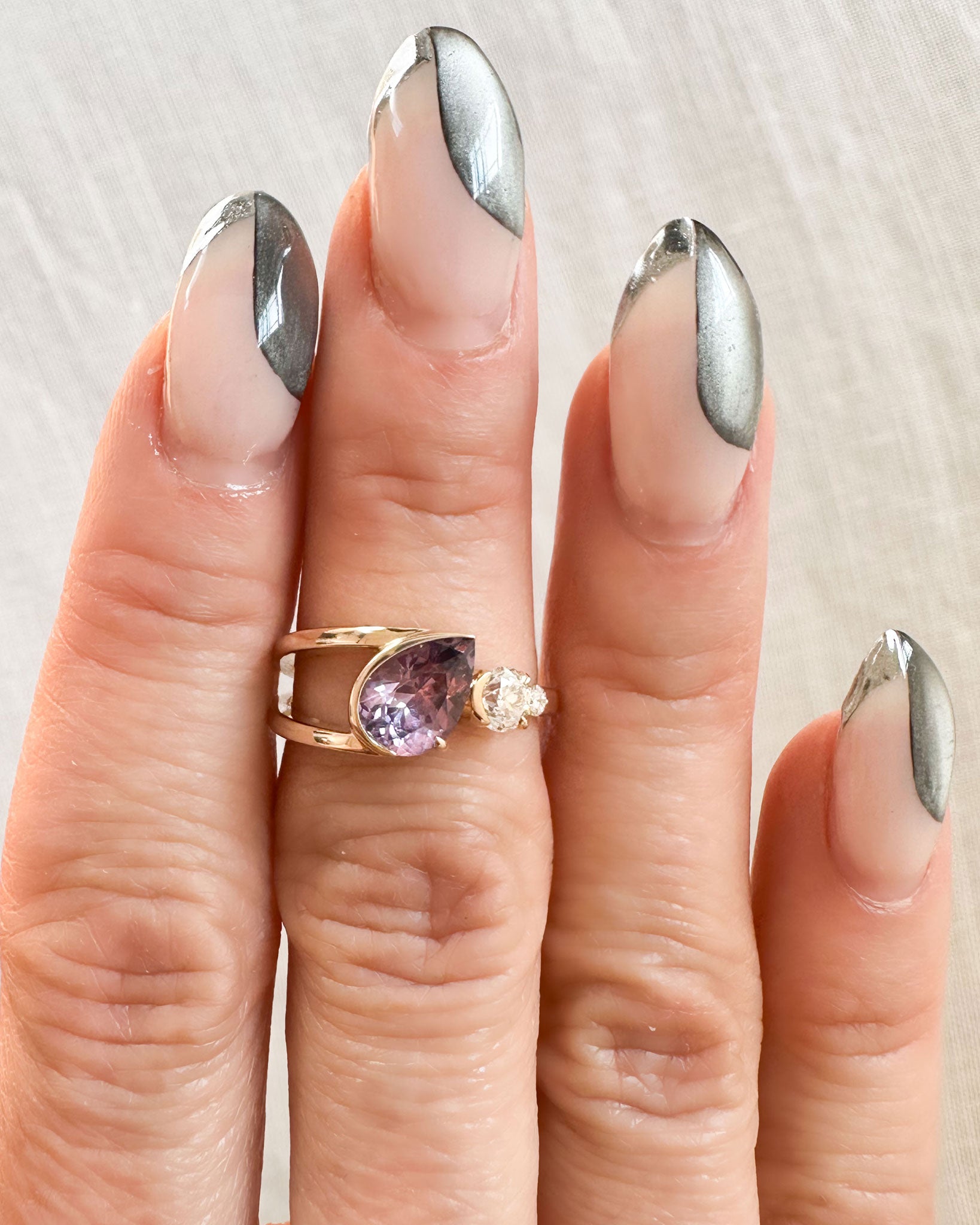 Bright Ring Pear Sapphire