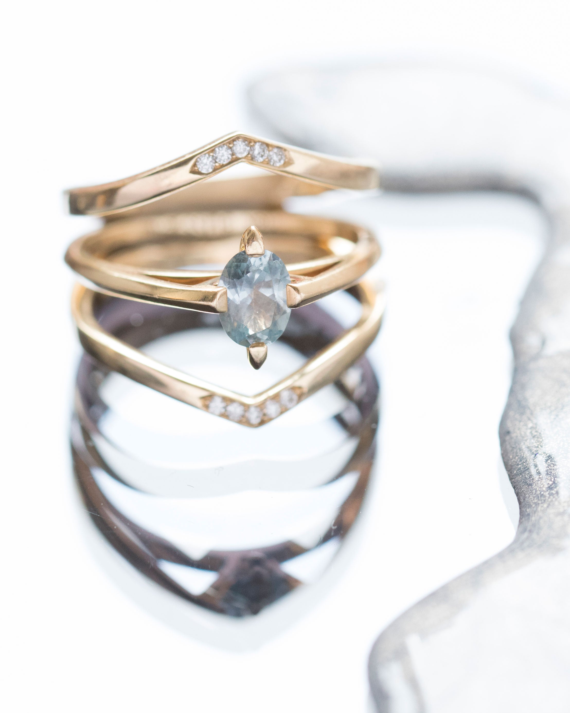 Minimalist Arc + Oblique X Enclose Ring Set