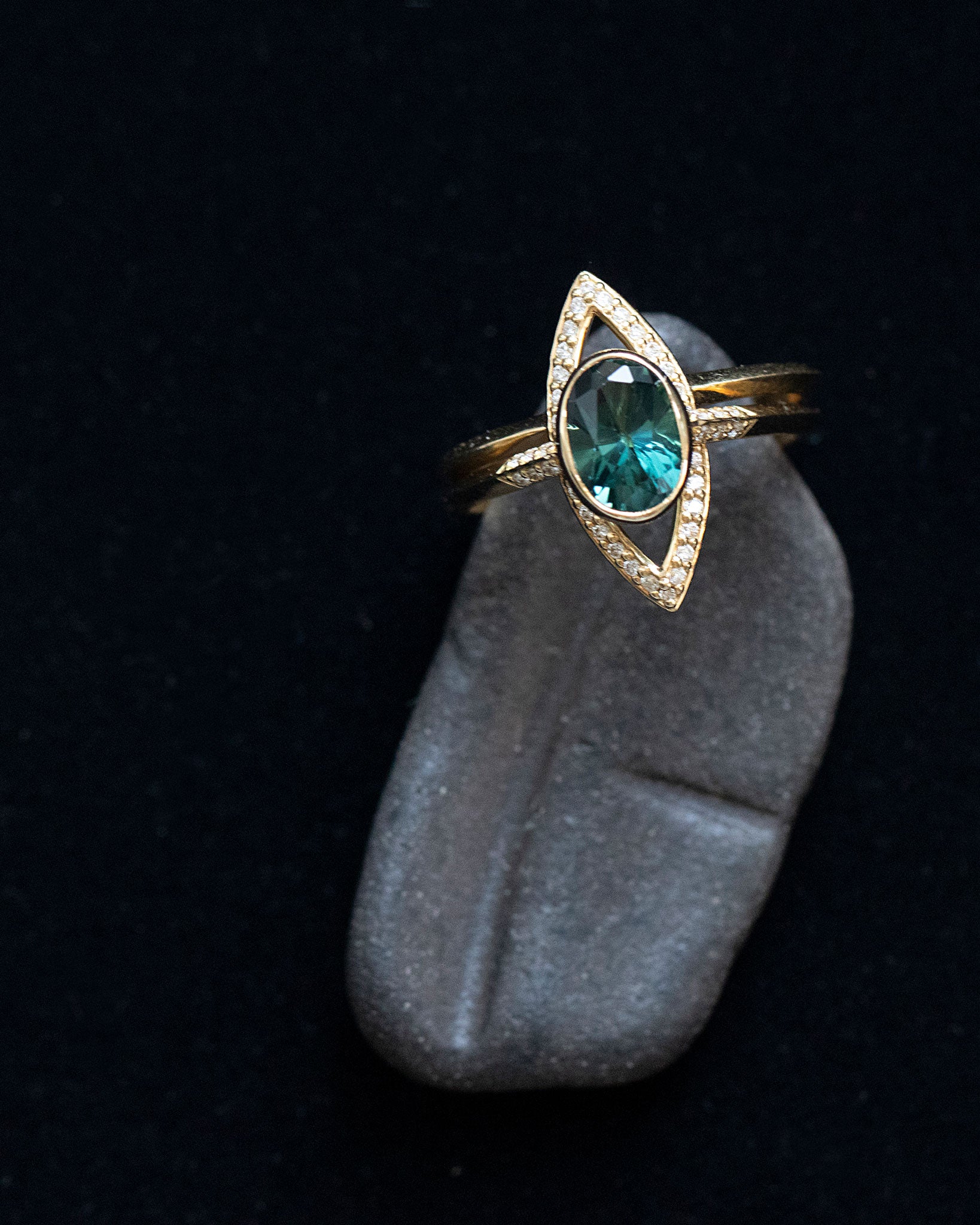 Acoustic Pavé Ring